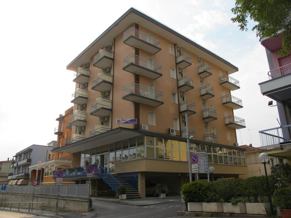 Hotel Madrid Римини Экстерьер фото