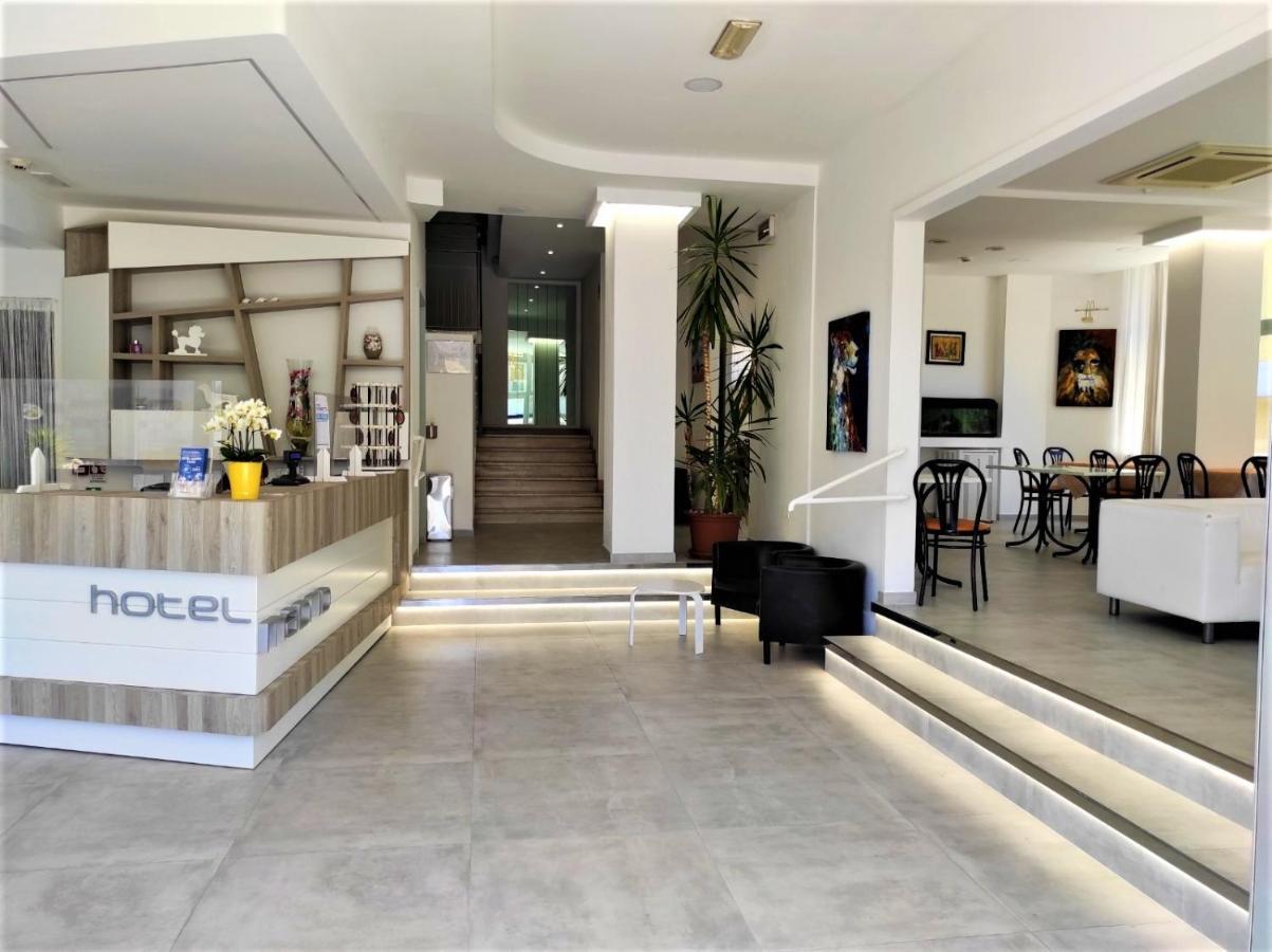 Hotel Madrid Римини Экстерьер фото