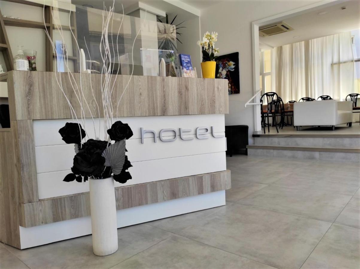 Hotel Madrid Римини Экстерьер фото