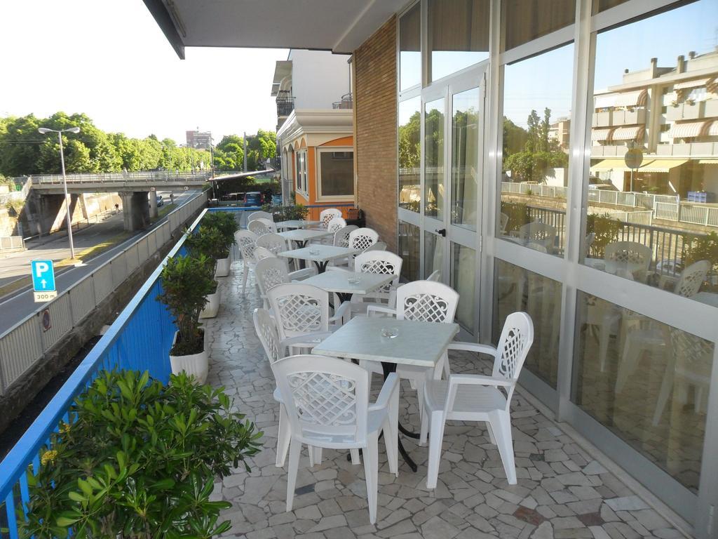 Hotel Madrid Римини Номер фото