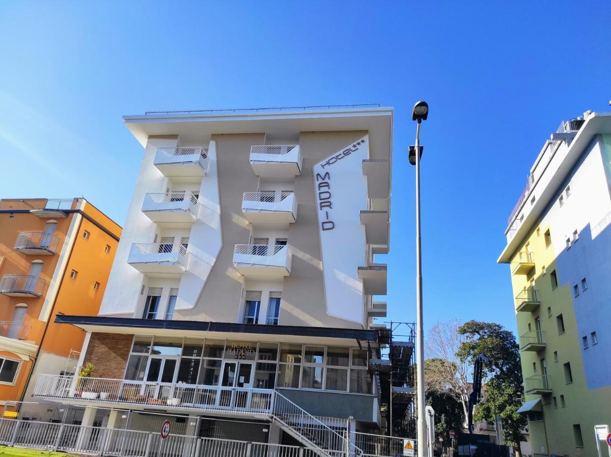 Hotel Madrid Римини Экстерьер фото