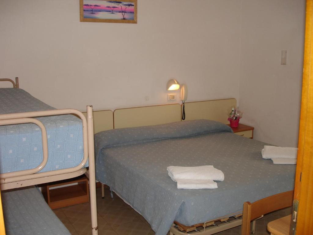 Hotel Madrid Римини Номер фото